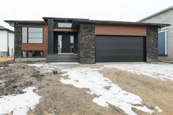 3 Bed, 2 Bath For Sale in Steinbach in Winnipeg,MB - Houses for Sale