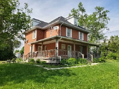 Loft Apartment for Rent in Aurora/Newmarket Image# 1