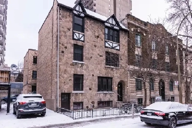 Renovated 4 1/2 downtown metro Atwater July 1st