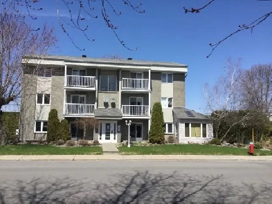 Beau grand 4 1/2 rénové, St-Jean-sur-Richelieu Image# 1