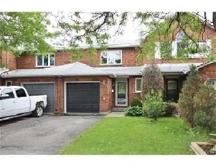 3 Bed Room Townhouse in Kanata’s Katimavik / Terry Fox Image# 9