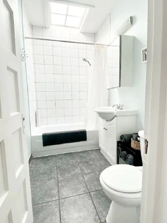 Charmant 3 1/2 meublé, tout inclus, dans Rosemont Petite-Patrie in City of Montréal,QC - Apartments & Condos for Rent