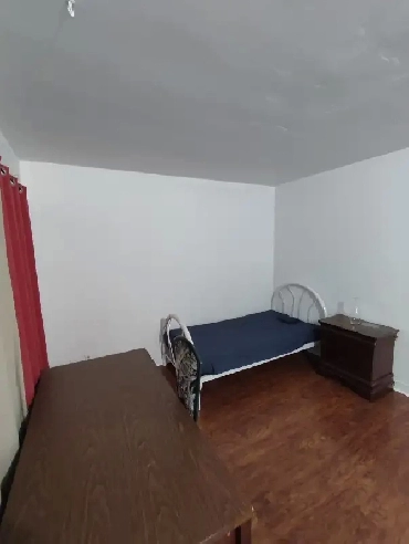One bed room for rent in Montreal Image# 1