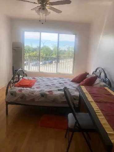 Private room for rent near metro monk Image# 1