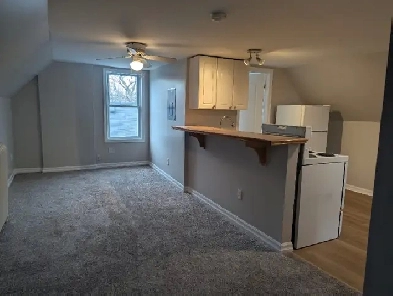 Attention – Students – Bachelor apt on Top floor Image# 1