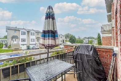 Condo avec garage à Montréal 2 chambres à coucher impeccable Image# 1