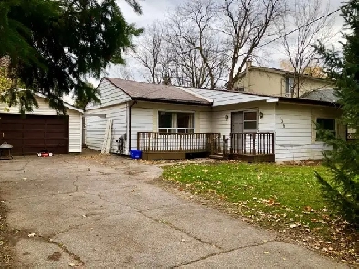 3 Bedroom Bungalow house for Rent - Richmond Hill Image# 1