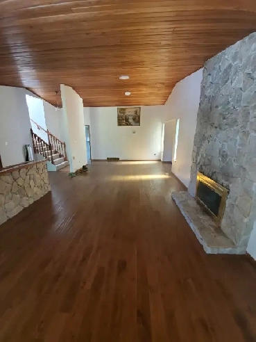 Full House for Rent Image# 1