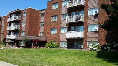 4 1/2 Chauffé, Éclairé Image# 1