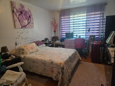 Furnished room to let, (personal items not included. Image# 1