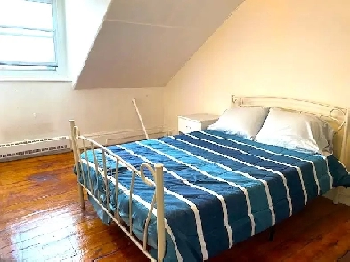 Furnished room available for a student for April ($825/month) Image# 1