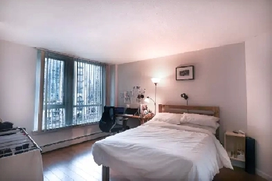 Move-in Ready Master Bedroom in Downtown Area | Great Deal! Image# 1