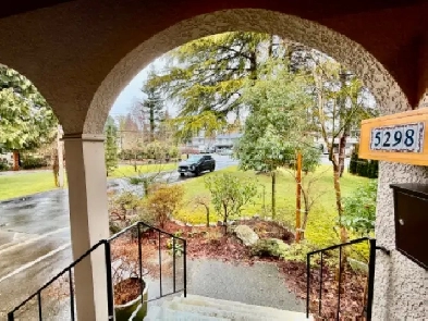 Five Bedroom Plus Den, Two-And-A-Half Bathroom, House for Rent Image# 1