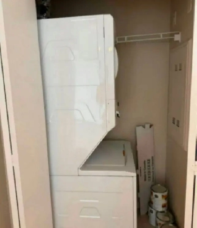 1 PRIVATE BEDROOM SURREY CENTRAL STATION AREA AVAILABLE NOW Image# 1