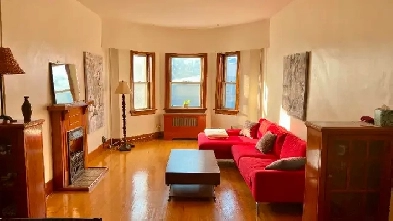 Furnished 2 bdr 1 bathroom in beautiful historic building Image# 11