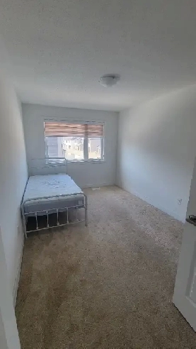 Private room in townhouse - Stittsville Image# 1