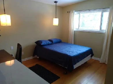 Immed/April-Large 12X12 with private bath!-Merivale/Hunt ClubVID Image# 1
