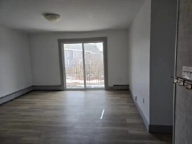 Living room available for rent Image# 1