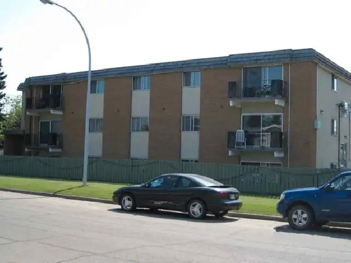 2BR apt near West Edmonton Mall in Edmonton,AB - Apartments & Condos for Rent