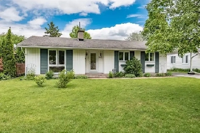 A large room near Carleton Univ available April 1 @ Mooney' Bay Image# 1