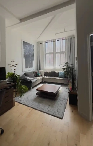 PROFESSIONAL COUPLE SEEKING BRIGHT MILE-END/MILE-EX HOME