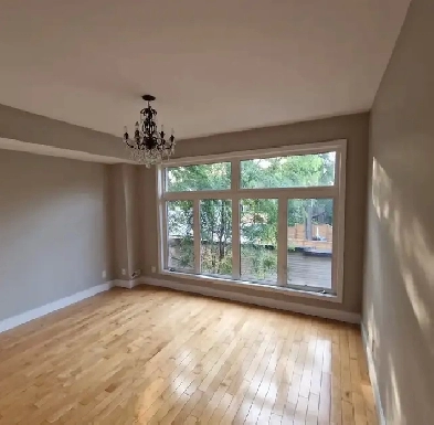 Luxury Townhouse – Spacious Room for Rent, Downtown Toronto Image# 1