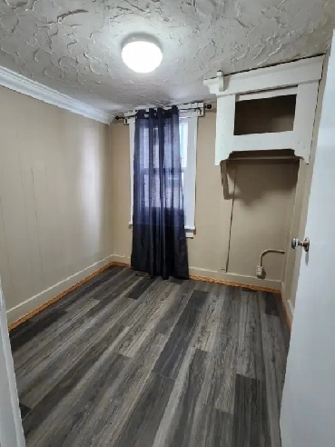 Two Bedrooms suite @2 Main floor available for rent 4-plex Image# 5