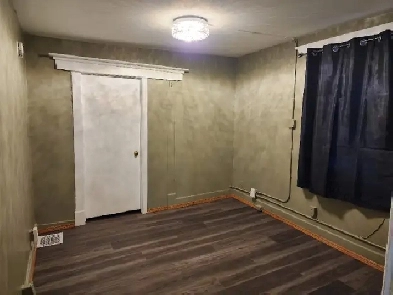 Remodeled 4-plex one bedroom available for rent ASAP Image# 5