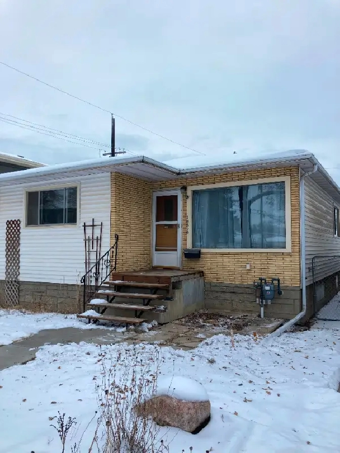 Entire House For Rent in Allendale in Edmonton,AB - Apartments & Condos for Rent
