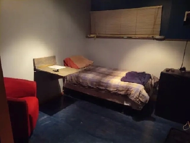 Room- Contractor/Commuter:Downtown $ 540/Month-Call 587-919-6300 Image# 1