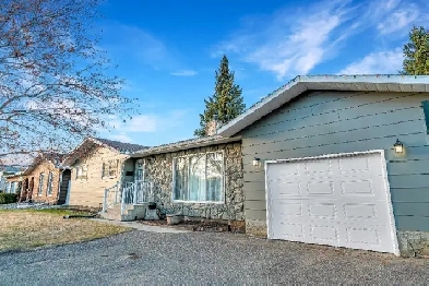 Updated Family Home in a Prime Location in North Battleford Image# 1