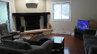 A1 min de centre ville de St Sauveur Grand 41/2 Foyer p 1 juin Image# 1