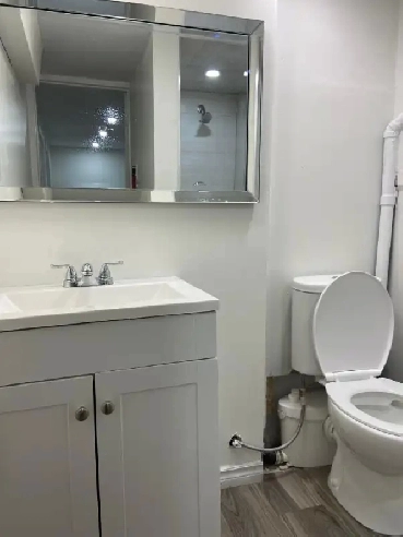 Room for rent near Square One Mississauga Image# 1