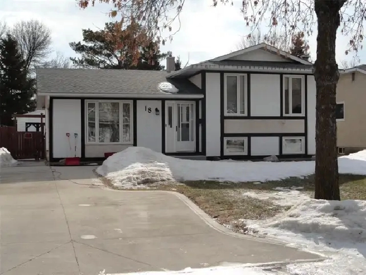 New Listing in North Kildonan – A Must-See Home! in Winnipeg,MB - Houses for Sale