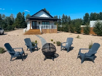 Fully furnished house steps from lake and golf course Image# 9
