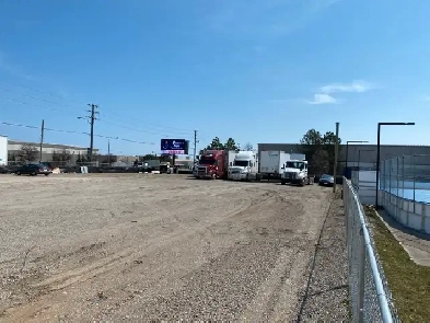 TRACTOR TRAILER PARKING Image# 1