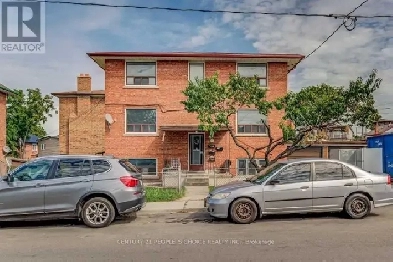 Vacant Triplex for Sale – Prime Keelesdale Location! Image# 1