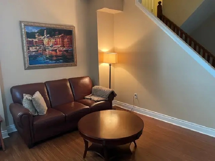 Room For Rent ( Only Female Renter) in City of Toronto,ON - Room Rentals & Roommates