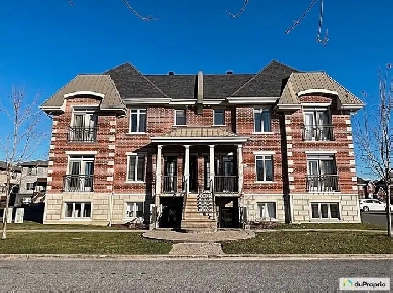 Condo à vendre Image# 1