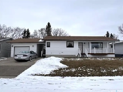 NEW LISTING  513 Cochin Avenue Image# 8