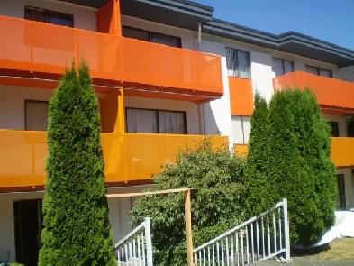 PET FRIENDLY   1 YEAR FREE PARKING  1 BD SUITE IN KITSILANO Image# 1