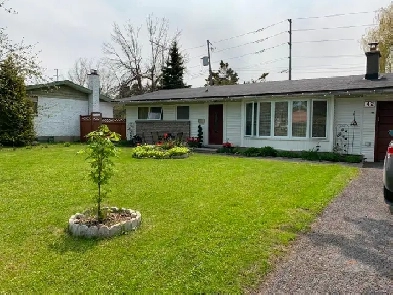 Beautifully renovated bungalow close to DND Abbott &Sailing Club Image# 1