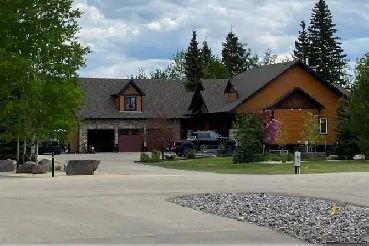 Beautiful Acreage in Taylor Estates Image# 1