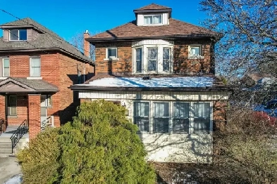 INCREDIBLE INCOME POTENTIAL PROPERTY - 5 1 BED, 2 BATH Image# 1