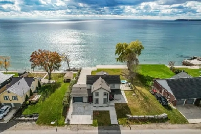 UPSCALE LAKEFRONT RETREAT - 3 1 BED, 4 BATH Image# 1