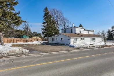 SINGLE FAMILY NESTLED IN THE COUNTRYSIDE - 5 BED, 2 BATH Image# 1