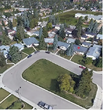 4 Bdrms  1 Den Bungalow near Southgate Mall and all amenities Image# 1