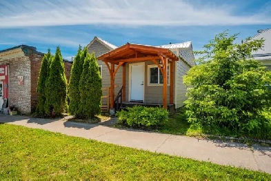 For Sale: 411 A Ave, Kaslo BC | $430K | MLS®  10337374 Image# 1