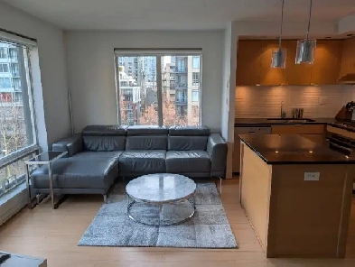 Yaletown: 2 Bedroom, 1 Bathroom  Den Image# 1