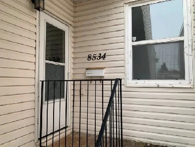 First Month Rent FREE!  Fully Renovated 2-Bedroom Townhouse Image# 1